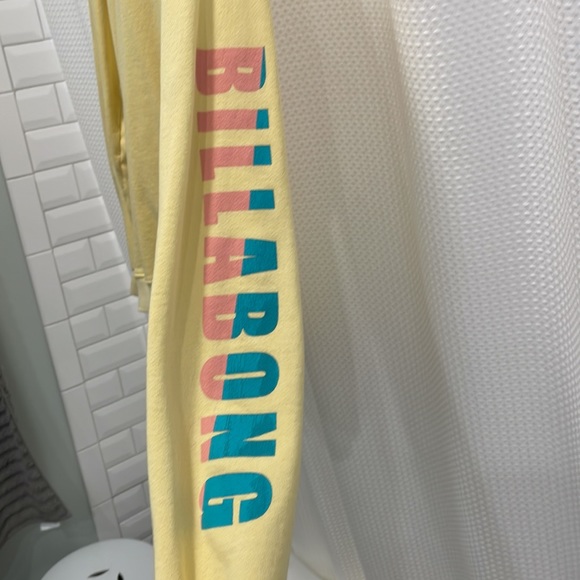 Yellow billabong crew - Picture 3 of 4